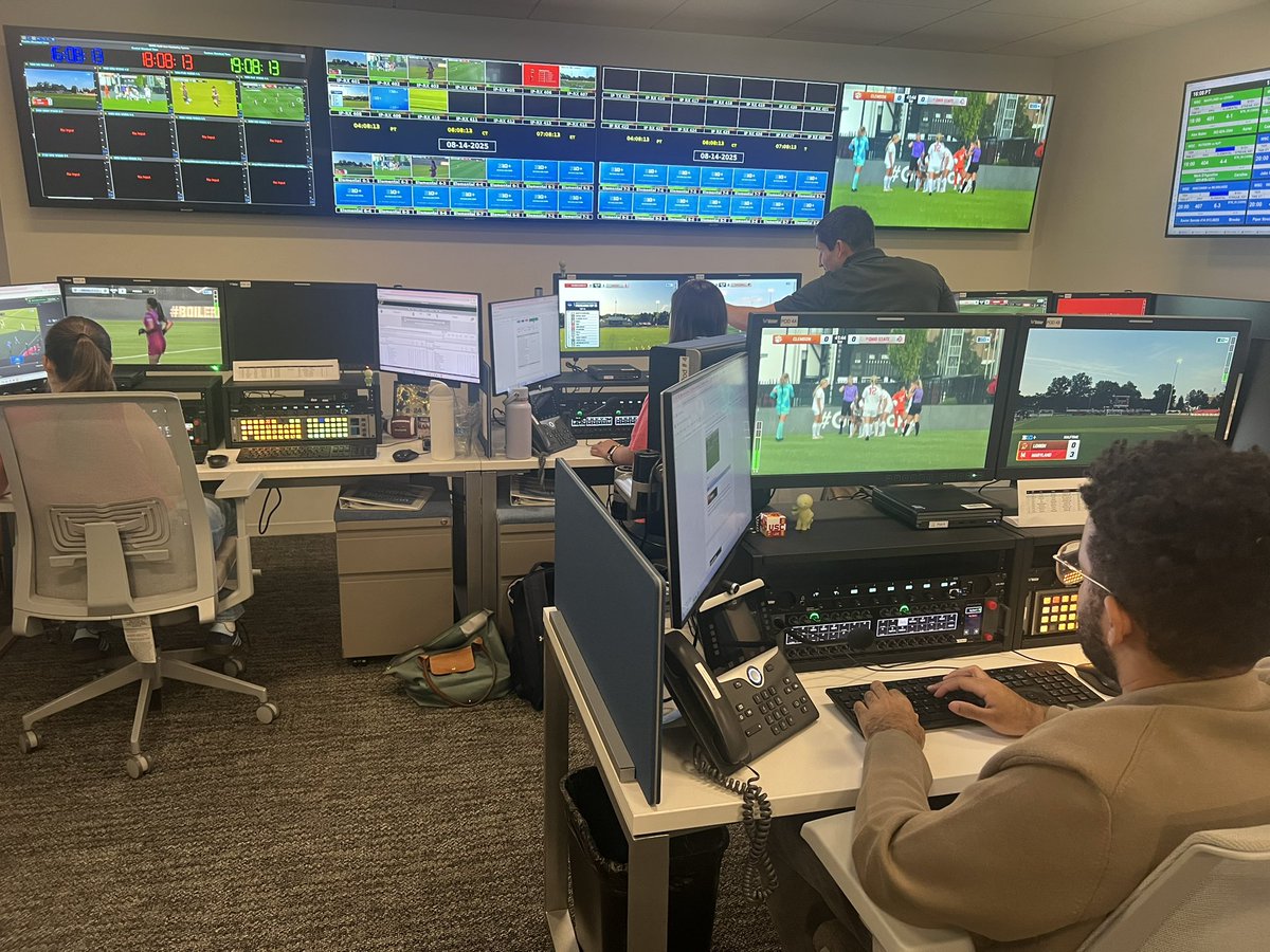 The Big Ten season is underway with 10 women’s ⚽️ games on <a href="/BigTenPlus/">B1G+</a> from College Park to Eugene! 

StudentU groups across the country and in our Chicago &amp; LA offices are kicking off the 19th year of conference coverage for the @bigtennetwork tonight on B1G+.