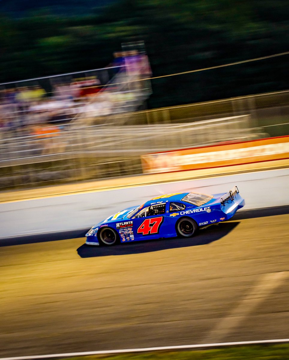 Tyler Reif tweet media