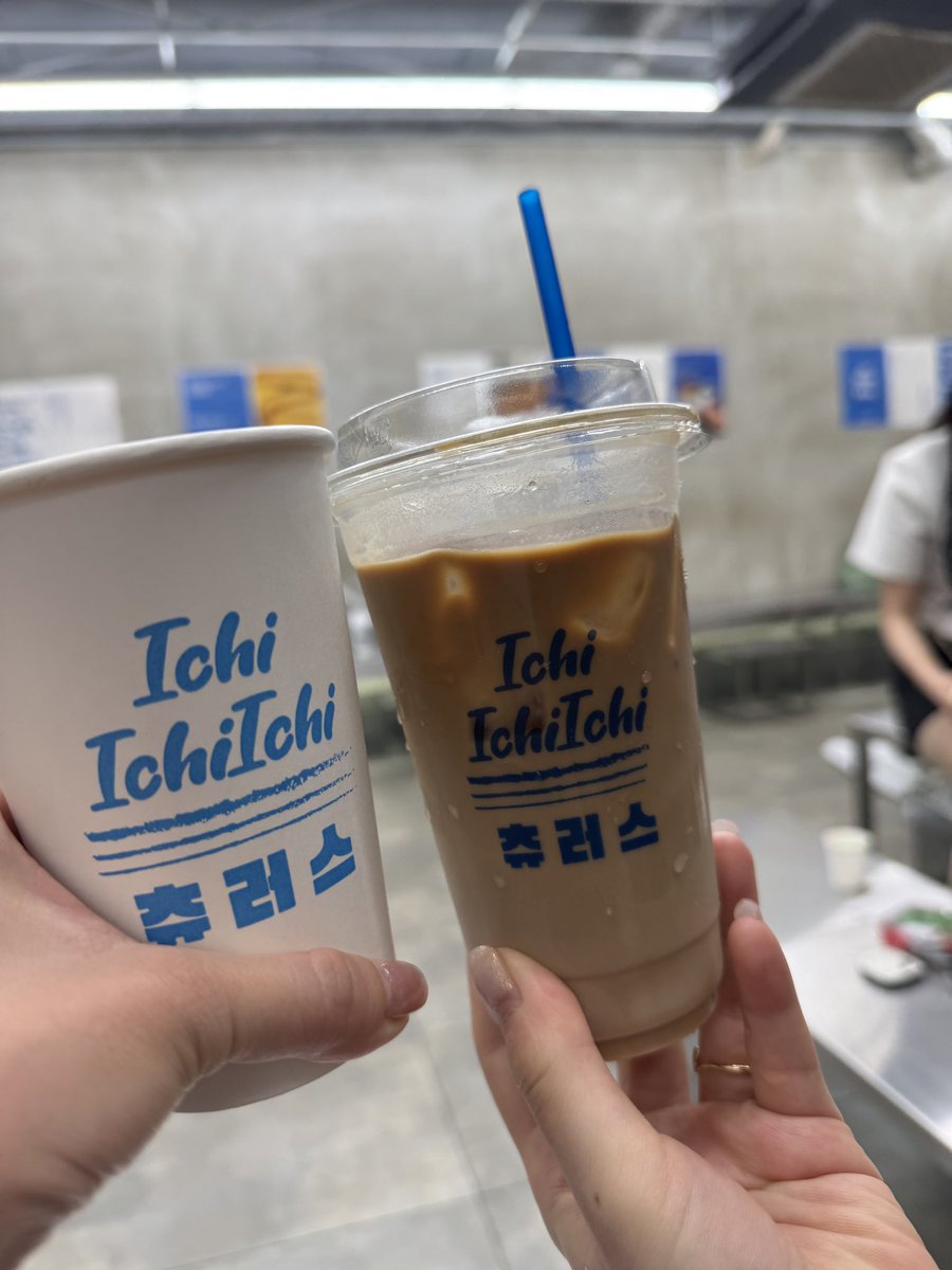 yucafe_e's tweet photo. 超おいしい、ってみんなが言うから行ってみた新大久保のチュロス屋さん 111CHURROS。揚げたてサクサクふわふわで韓国で食べるあのチュロスみたい🥹テイクアウトも可能。空間もおしゃれ。賑わってましたがピーク時外せば並ばず並ぶこともなく入店可能。アイスとかカフェラテにつけて食べてもおいしい♥ https://t.co/wZTMu9nfh8