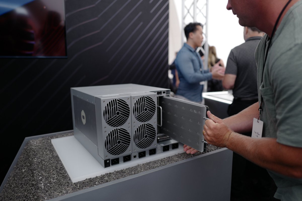 DocumentingBTC's tweet photo. World’s First Modular Bitcoin Mining Machine ‘Proto Rig’ Created by Twitter Founder Jack Dorsey Delivers 1.5× More Power per Rack Foot Than Other Hardware https://t.co/YRewrrbCX5