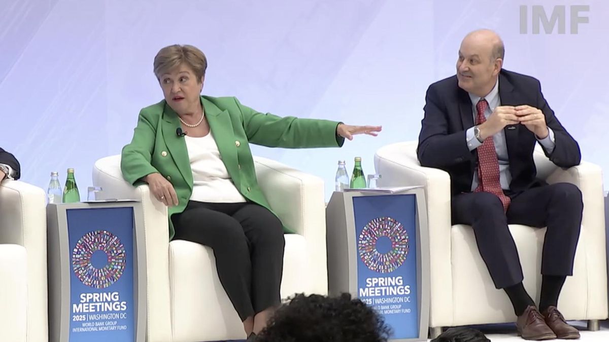 -Tiene cara de boludo, pero así como lo ves ya incendió la Argentina dos veces y va por la tercera