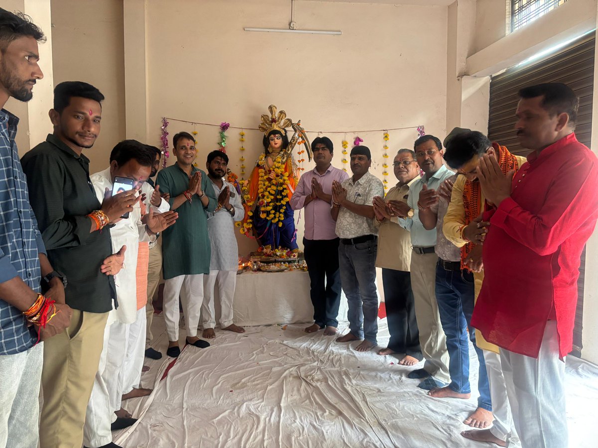 ram_vds's tweet photo. कृषि, कर्म व वैभव के देवता,किसानों के आरा��्य, प्रभु श्री कृष्ण जी के ज्येष्ठ भ्राता #हलधर भगवान #श्री_बलराम_जी की जयंती एवं #हलछठ के पावन अवसर पर आप सभी को हार्दिक हार्दिक बधाई और शुभकामनाएं..!🙏💐🚩
#बलराम_जयंती 
#जय_धरणीधर_जय_बलराम..
#balramjyanti https://t.co/2Xx6r8XCB1