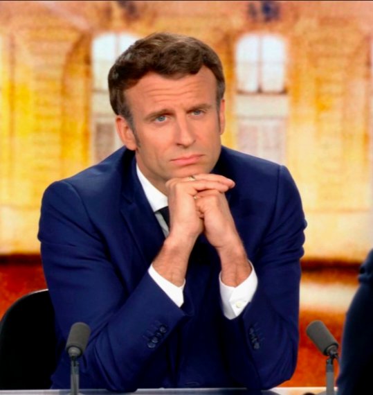InlovVithlov's tweet photo. @jln942_ « Vous avez pensé à traverser la rue ? » https://t.co/v47VtU9NMM