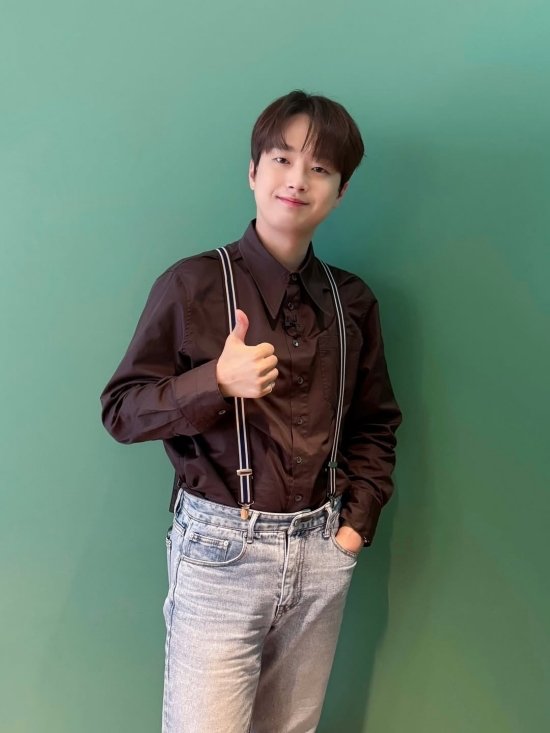 '찬또배기' 이찬원, '선한스타' 7월 상금 100만 원 소아암 환아 위해 기부 (출처 : 네이버 연예) naver.me/GZ6jr8vV  #이찬원