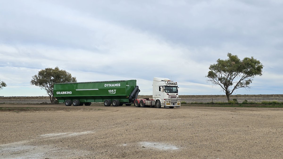 GrainKing 135T Dynamis handed over in Moree area a few weeks ago, under 3.7m wide so no escort needed!

To find out more call 08 9635 2300 or email sales@grainking.com.au

#farmer #Rain #fypシ