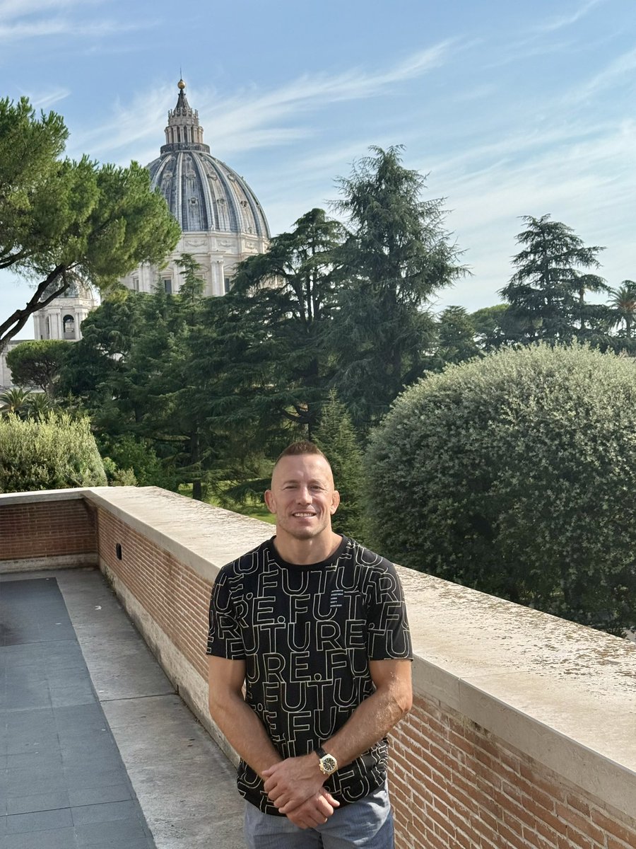 Little prayer at the Vatican 🙏