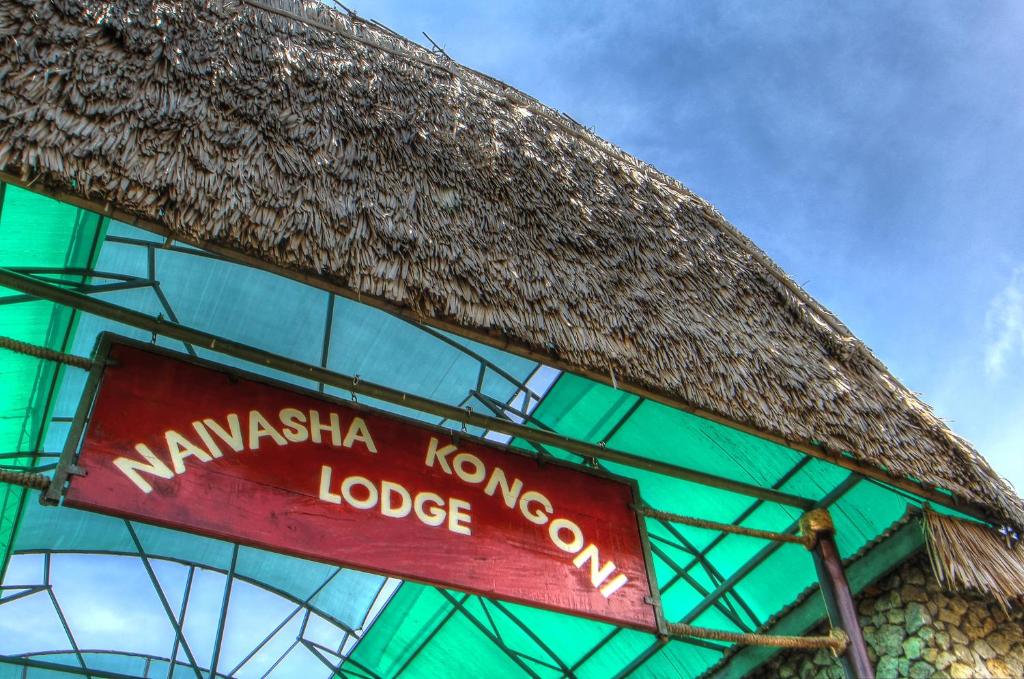 KagwiMutahi's tweet photo. As a Sustainable Tourism Leader, I'm inspired by Naivasha Kongoni Lodge. They've eliminated single-use plastics by using reusable glass bottles for water. This commitment is a game-changer and an example for all hotels.
#STTABringYourOwnBottleChallenge #BeatPlasticPollution https://t.co/hWMLUA1J8E