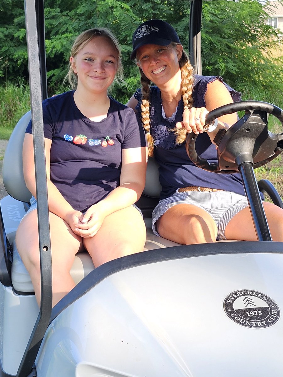 LadySkyhawkgolf tweet media