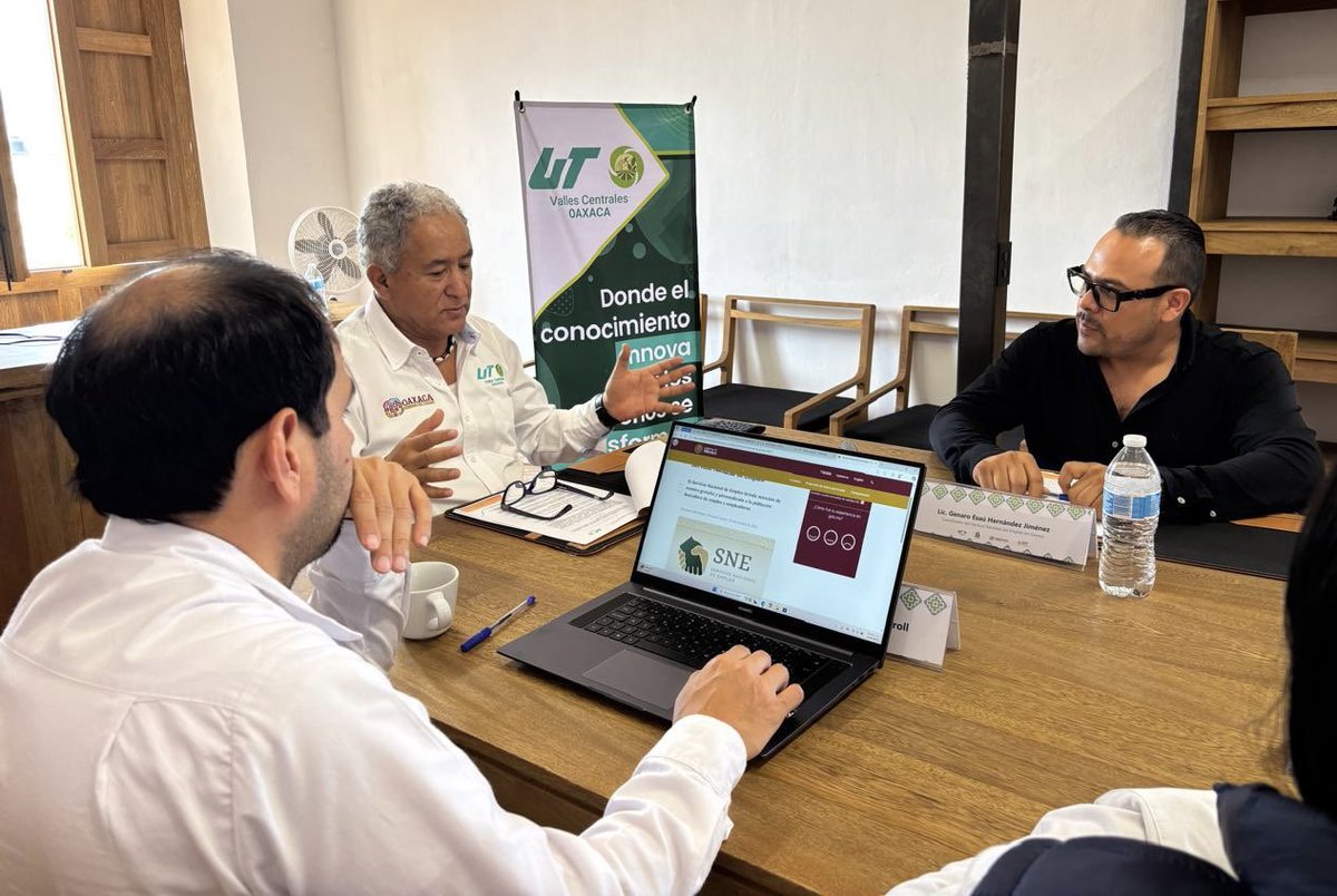 SNEOaxaca's tweet photo. El sector educativo de nivel superior es semillero de profesionales con contribuye al crecimiento y desarrollo de nuestro estado; es por ello que nuestro titular, Genaro Hernández Jiménez, firmó un convenio de colaboración con el rector de la @utvco, Saúl del Toro Zapien. https://t.co/R6YZEAwWxk
