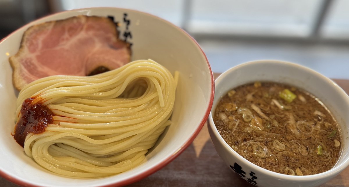 8/15    金曜　営業です　
10時〜18時

今提供中の麺　三層麺だよ！
中心の麺はパスタ　
絶対　美味いヤツ

お知らせ
8/9〜8/17
10時〜18時
の営業時間です

8月の🈂️
・つけめん　煮干つけめん　
　二刀流つけめん　チャーシュー　　
　サービス
・替玉無料

通販
yoshimaru-kawagoe.com 
DMでも受付