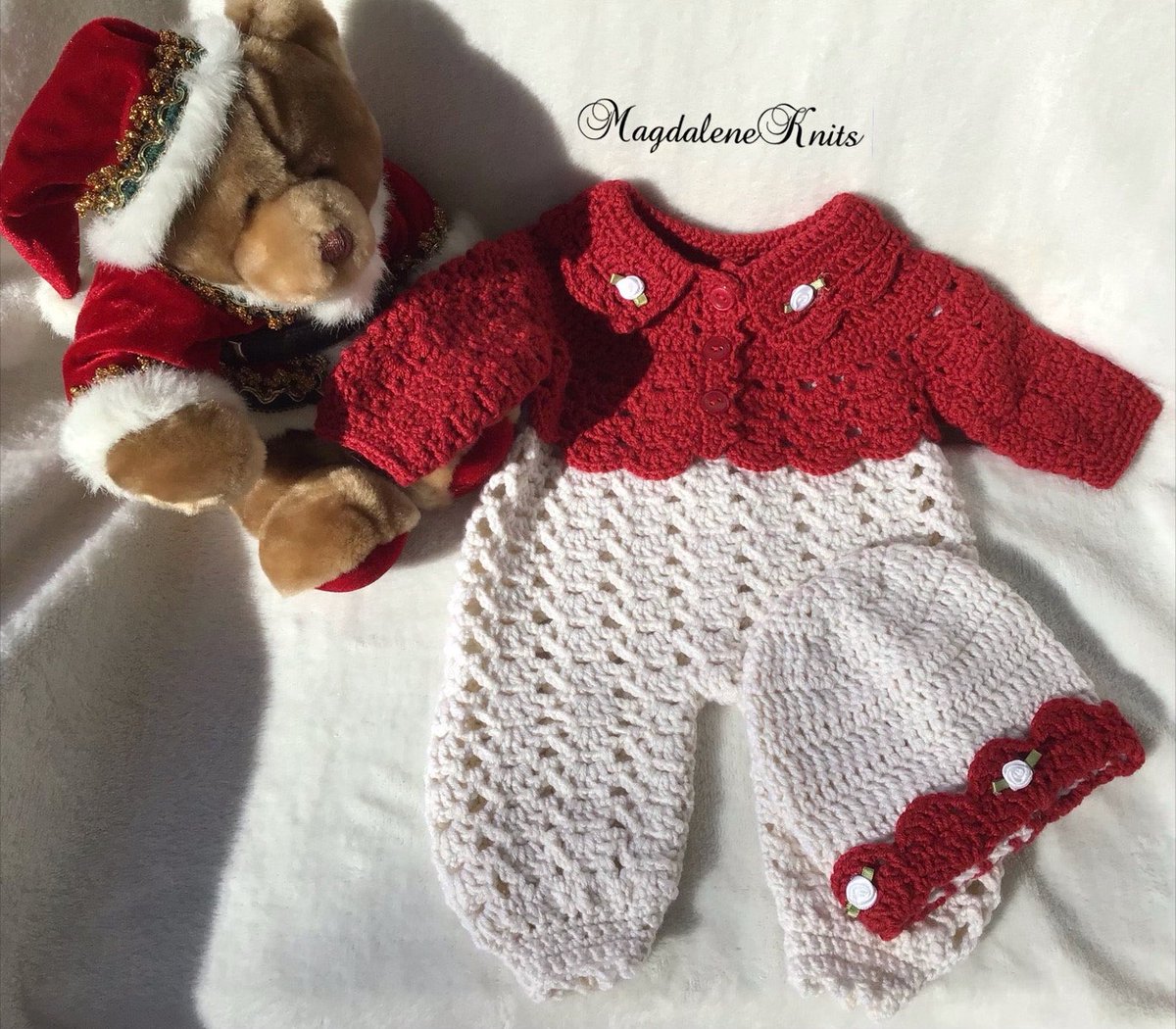 PamelaBaker67's tweet photo. https://t.co/IY44BFcIas @MagdaleneKnits #SDFTT #CrochetedJumpsuitRedJacket #NewbornGirl https://t.co/uIeGe4Wac5