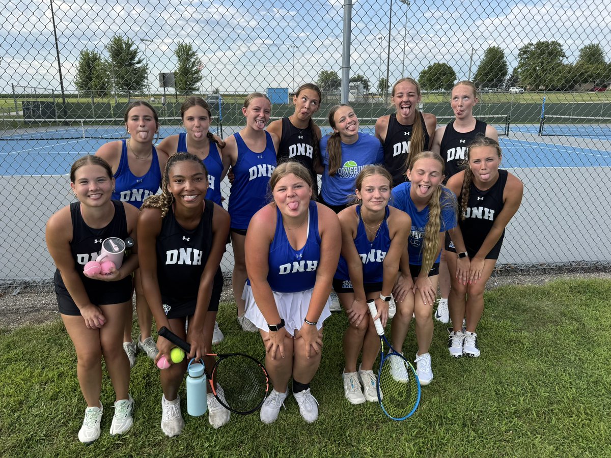 dnhgirlstennis's tweet photo. Such a fun day on the courts at today’s triangular, and we ended it with two more wins! I love spending my days with these girls, enjoying the laughter, the hustle, and the amazing growth they’ve made in such a short time. Thank you to everyone who came out to support the girls! https://t.co/sUFYXOIpEM