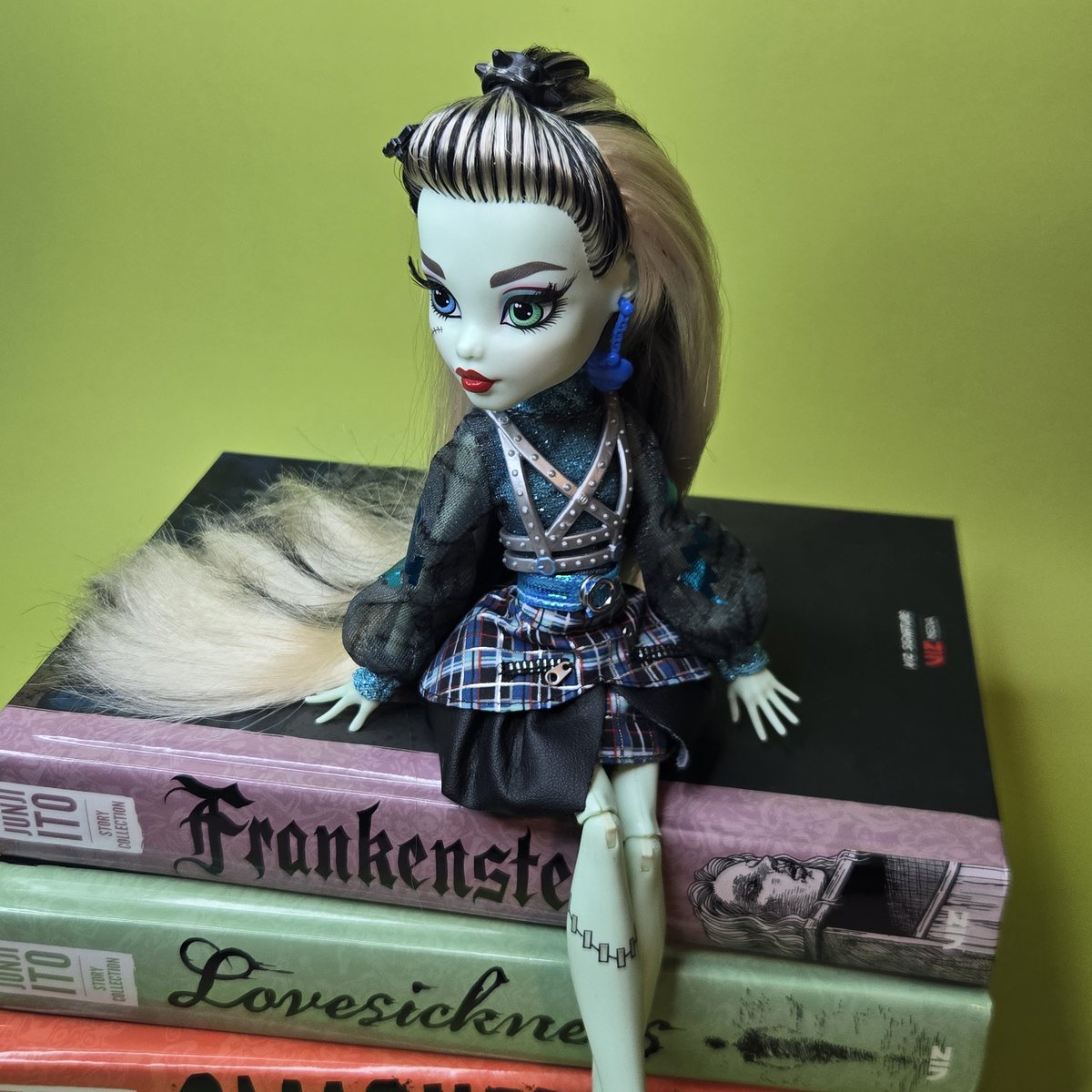yipyapcoyote's tweet photo. #MonsterHigh #frankiestein https://t.co/vO31UyYAaQ