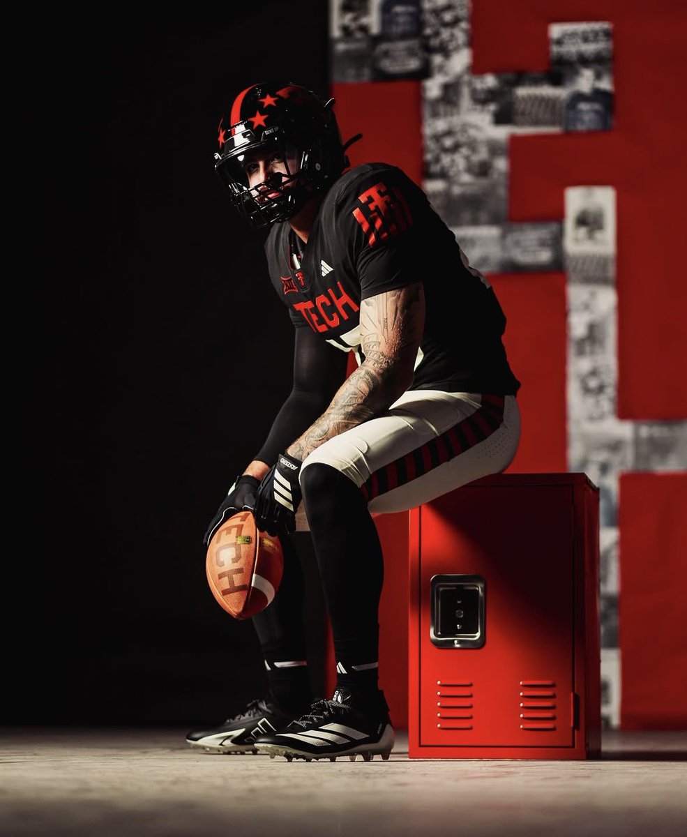 UNISWAG's tweet photo. The 100th Anniversary Ŧthrowback threads for @TexasTechFB 

#uniswag https://t.co/aKVc0cP4HY