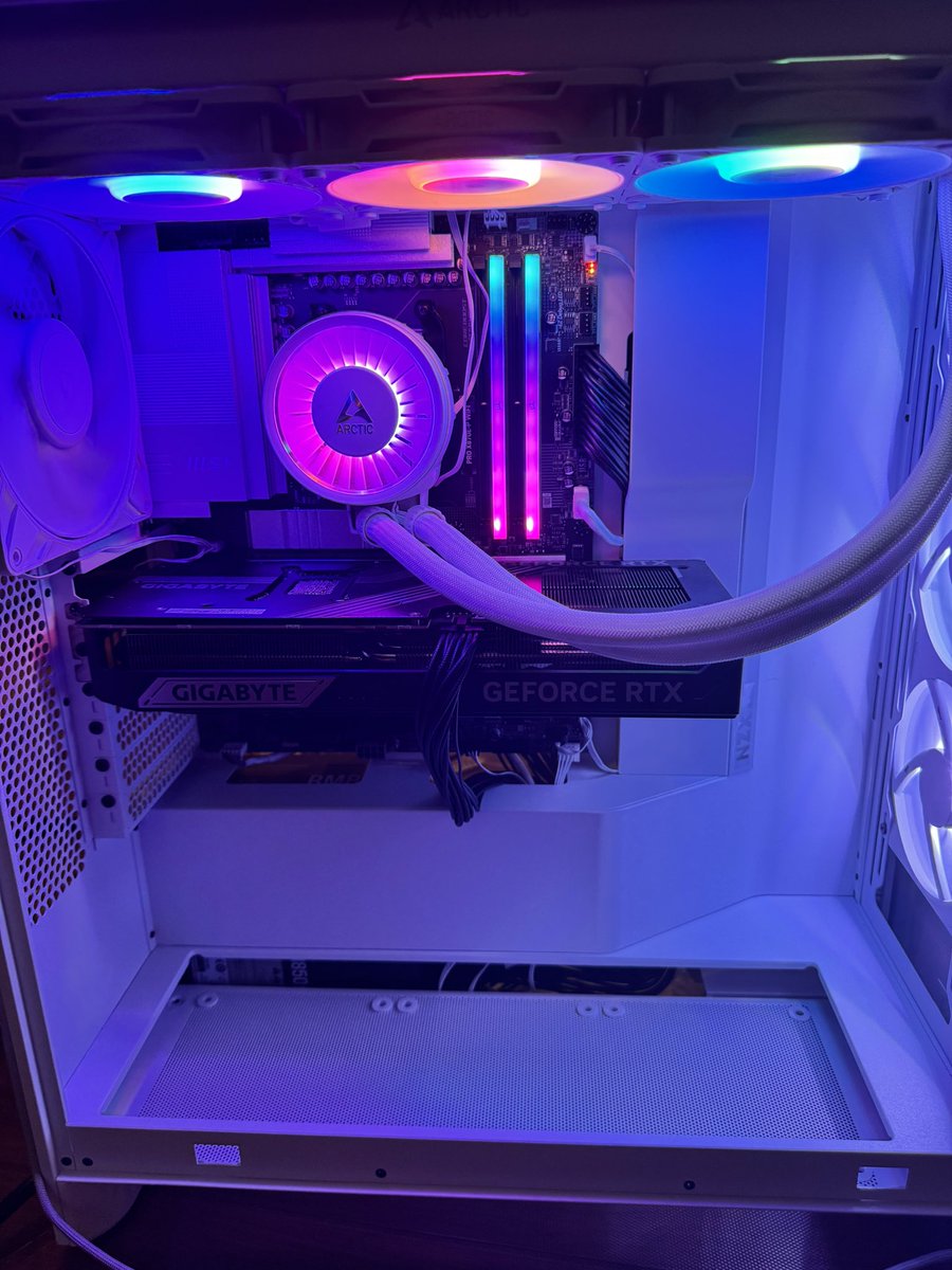 built a new pc for fun 😃