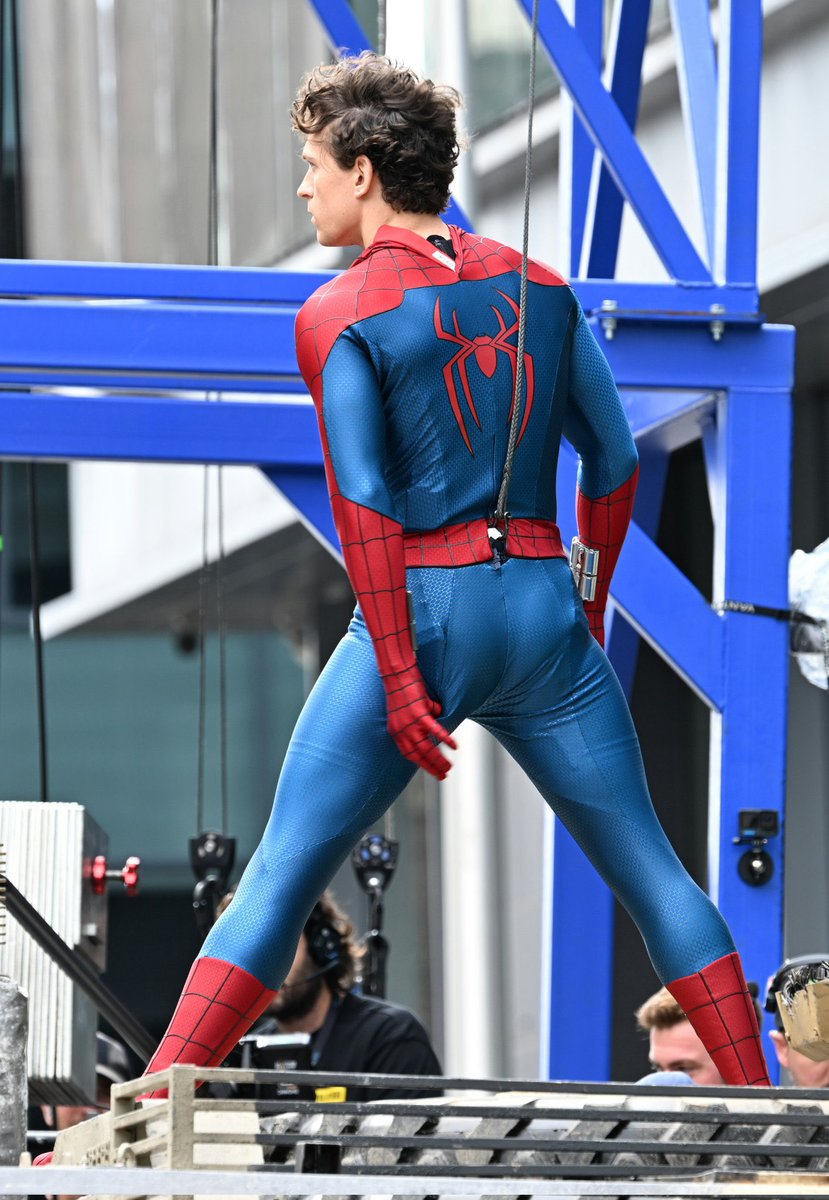 spider-mannnnnnn start digging in your butt twinnnnn