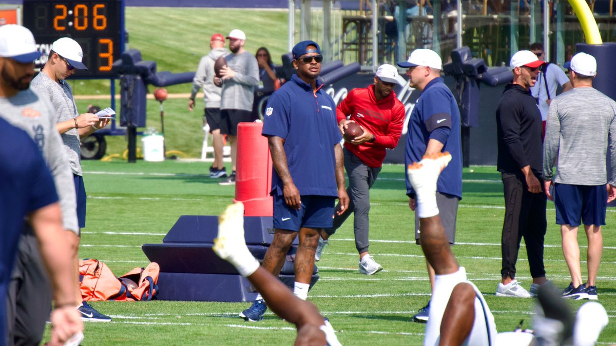 DNVR_Broncos's tweet photo. Hi @BamBamDavis51 👋😎 https://t.co/XPt3gFzfDG