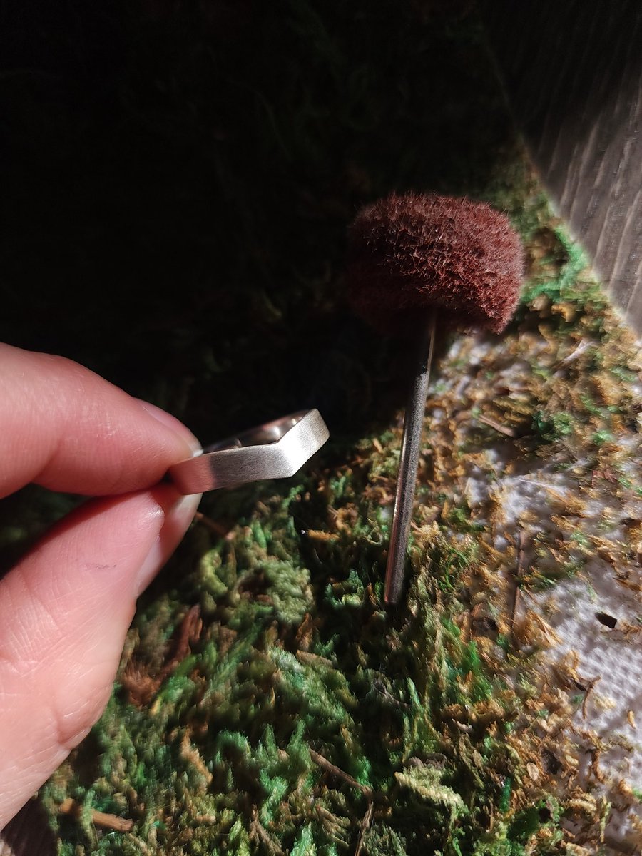 tructd's tweet photo. Yesterday, I spontaneously gave this ring a satin finish! 🤭 https://t.co/Om00bY1RGJ