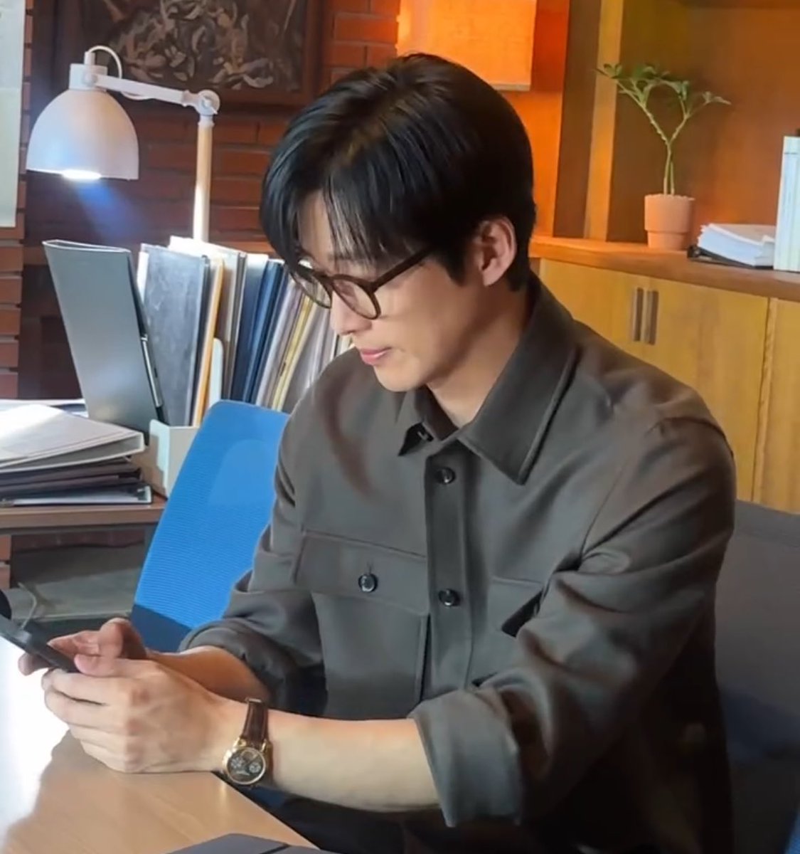 a_dlsgur's tweet photo. 이제하는 진짜 남친룩을 잘 낉여주는거 같음 https://t.co/Ed2he1nhyT