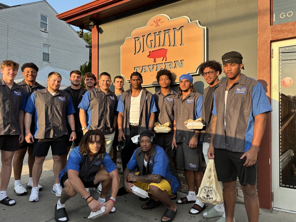 Ryan Manalac (@coach_manalac) on Twitter photo Quick break from training camp for a dinner at <a href="/BighamTavern/">Bigham Tavern</a> with the <a href="/Pitt_FB/">Pitt Football</a> Linebackers!
#H2P 🦈🦈🦈 Quick break from training camp for a dinner at <a href="/BighamTavern/">Bigham Tavern</a> with the <a href="/Pitt_FB/">Pitt Football</a> Linebackers!
#H2P 🦈🦈🦈