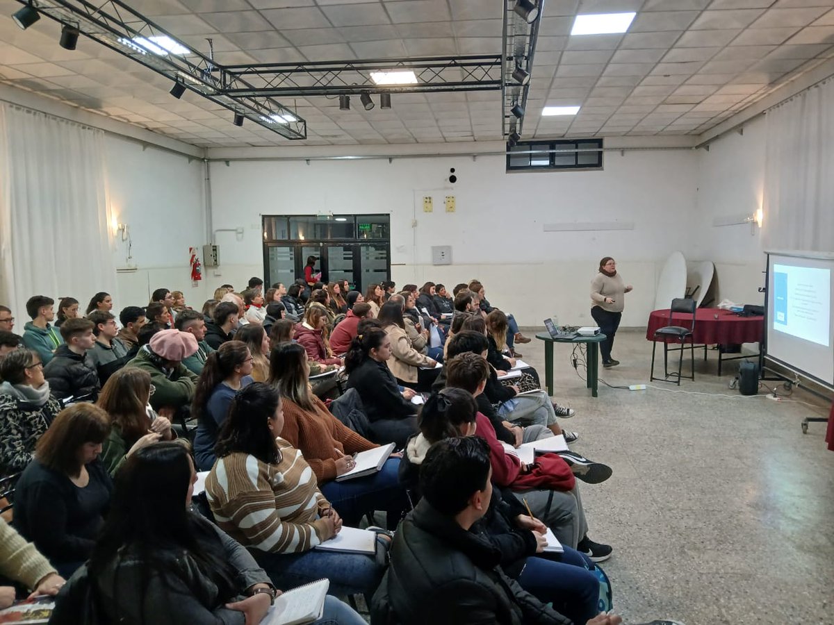 JuanluisMancini's tweet photo. 🎓 +100 inscriptos
¡Arrancó la Diplomatura Universitaria en Introducción a la Gestión PyME!

📍 Con la @unsadaoficial y el sector productivo local
📚 En el marco del Programa Puentes – PBA

#Suipacha #Educación #ProgramaPuentes https://t.co/gSSZaZgGyT