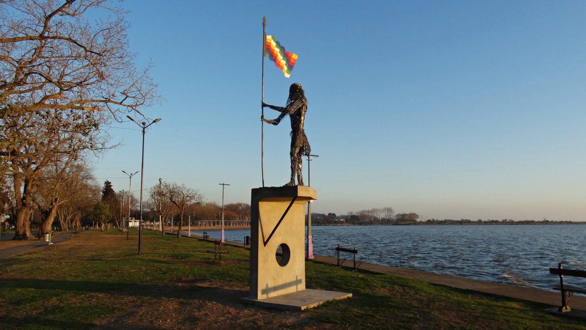 La ciudad de los indios y del río plateado,  de la costanera, del tren y de los parques, del equipo con más trayectoria y del primer club criollo. De la universidad y la mejor banda de rock, del alfajor más noble y de la cerveza del laburante. Feliz aniversario, Quilmes hermosa