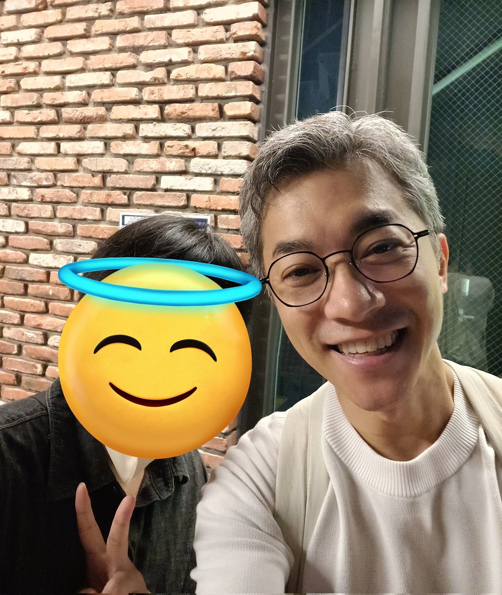 250814
#김영민 #디이펙트
오랜만에 본 연극인데 좋아하는 영화배우 주역으로 봐서 좋았드