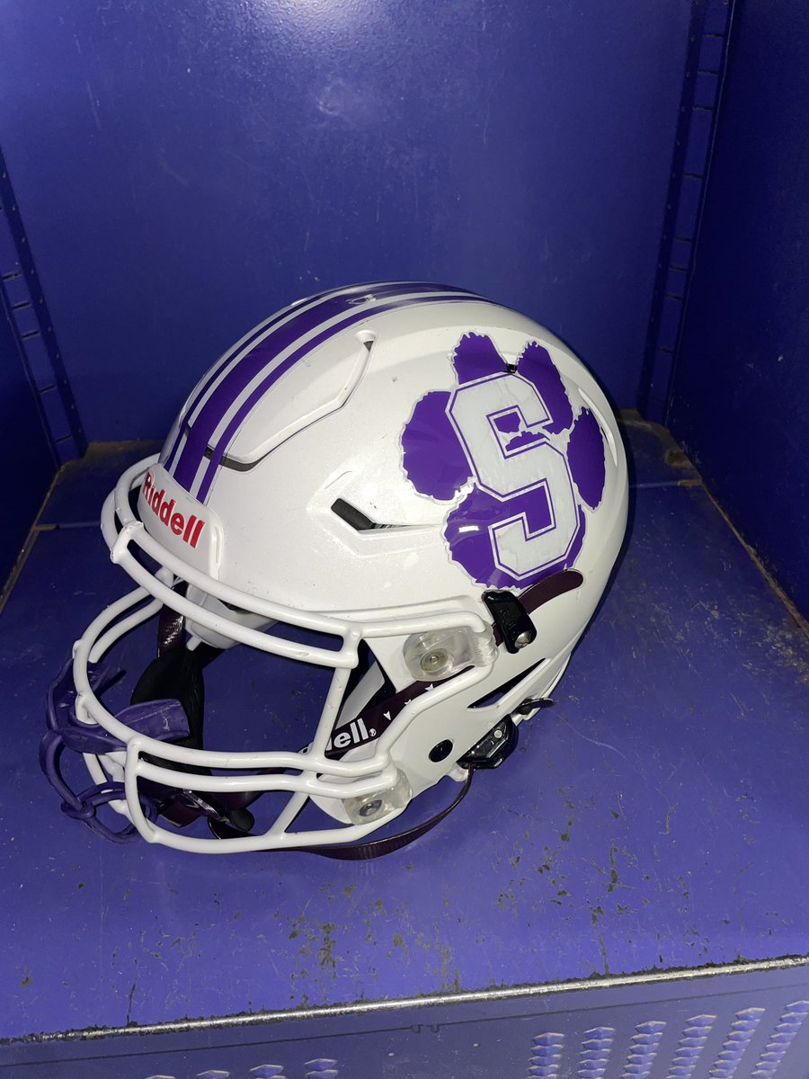 Always loved the staff fellowship on decal day! From great stories to final thoughts on the preseason. #saludapride