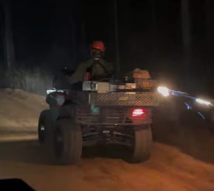 El_Batefuegos's tweet photo. #IncendiosForestales
#BULO
#FakeNEWS
Se trata de una Técnica llamada #Contrafuego o #FuegoTecnico realizada con una #AntorchaDeGoteo montada sobre un Quad.
Aquí toda la informacion
https://t.co/hW7nZYASXq vía @AFP @AFPespanol
Rogamos borrar tuit para evitar confusiones. https://t.co/BRWFvMqoYn