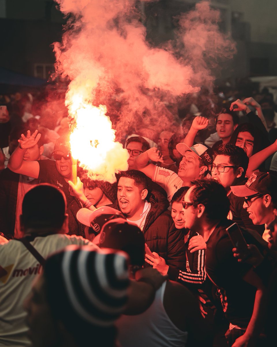 Universitario's tweet image. 𝗟𝗔 𝗛𝗜𝗡𝗖𝗛𝗔𝗗𝗔 𝗠𝗔́𝗦 𝗚𝗥𝗔𝗡𝗗𝗘 𝗗𝗘𝗟 𝗣𝗘𝗥Ⓤ 💛❤️
#UnaGarraCopera