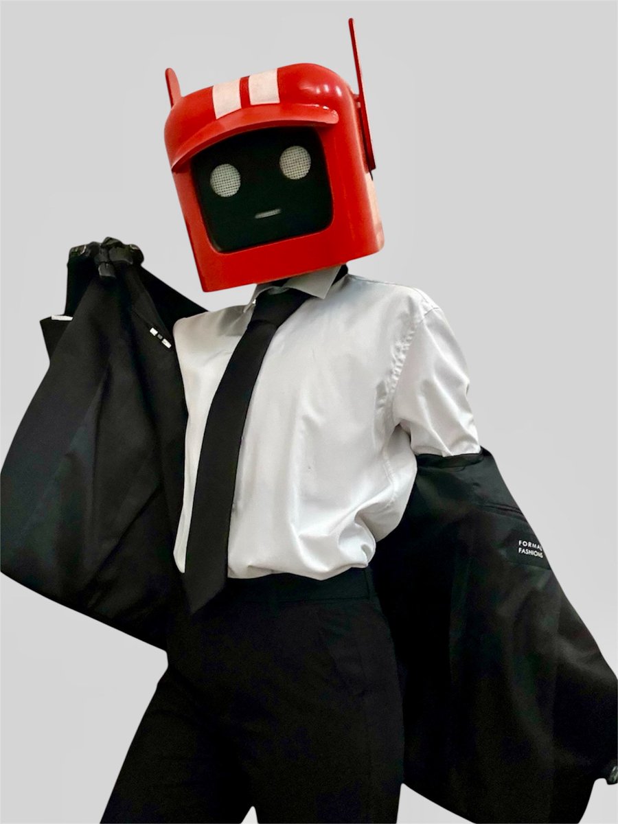 InkyTheDog_'s tweet image. wearing a suit to my autism diagnosis 

#LoveDeathRobots #KVRC