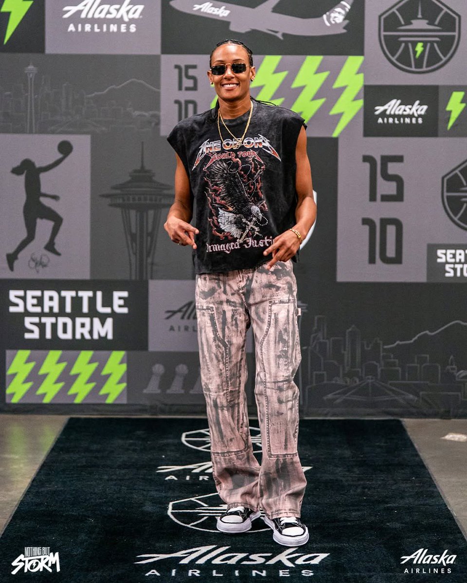 Protrending's tweet image. Bringing rockstar status to her new team!