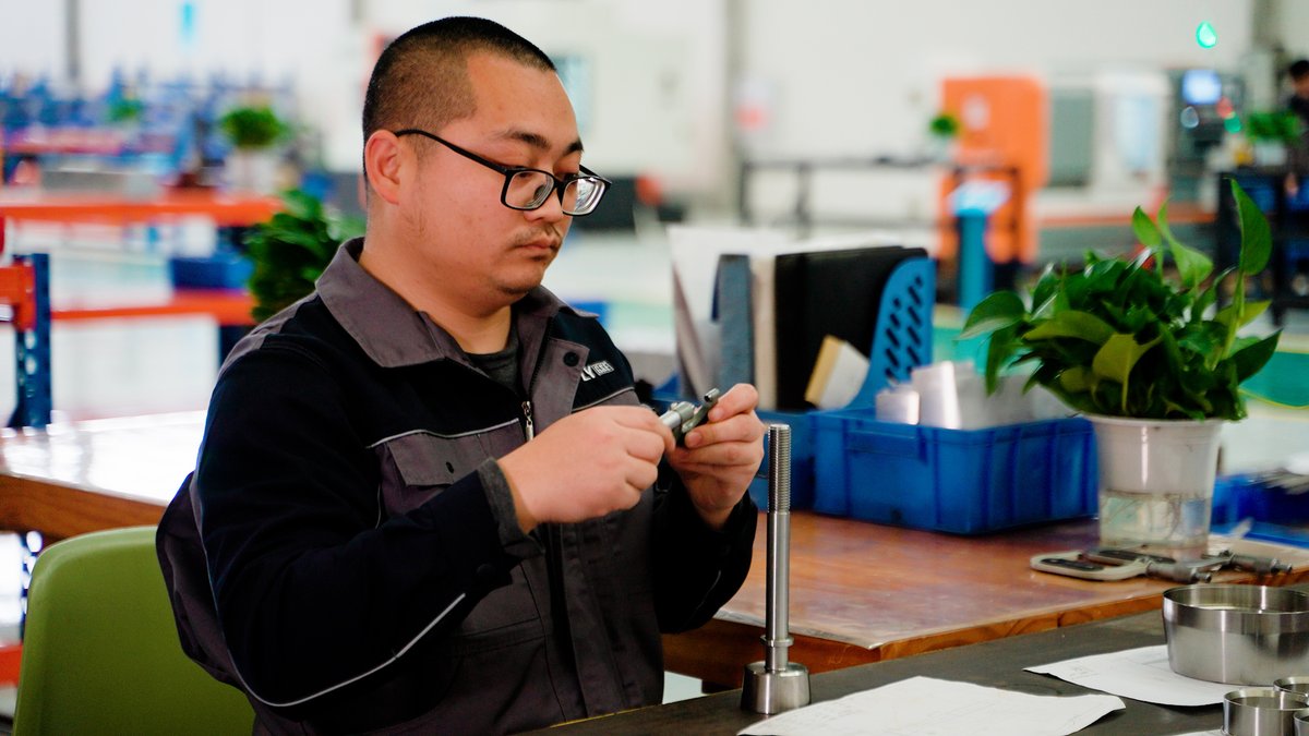 aviationiflygse's tweet image. In Ifly GSE Shanghai, skilled artisans meticulously craft and calibrate every tool, turning cold metal into a reliable shield for flight safety. ✨✈️🔧

#GSE #AviationTools #ToolingEquipment #AerospaceTools