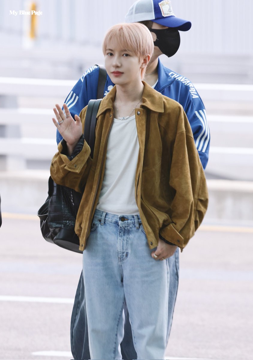 ᴍy ʙʟᴜᴇ ᴩᴀɢᴇ tweet media