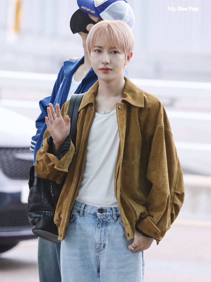 ᴍy ʙʟᴜᴇ ᴩᴀɢᴇ tweet media