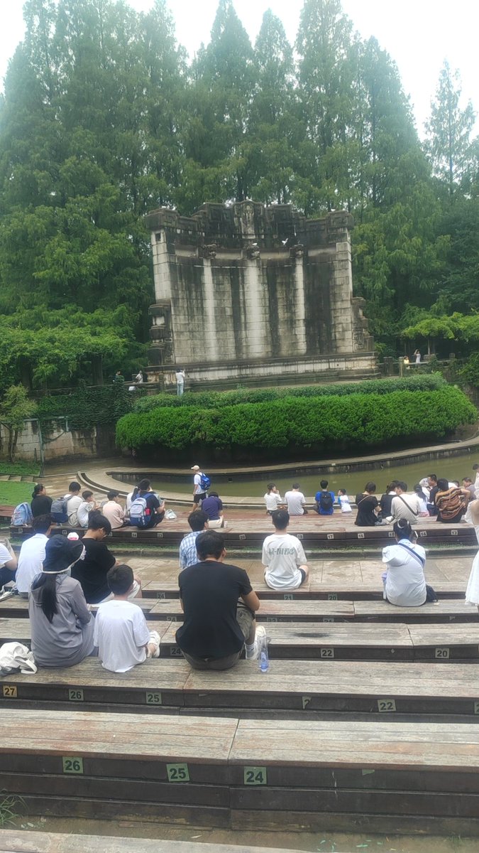 liushui520's tweet photo. 南京真的很不错 晚上人多 不是天津可以比的 除了天热 适合居住 https://t.co/NucTNyNYyH