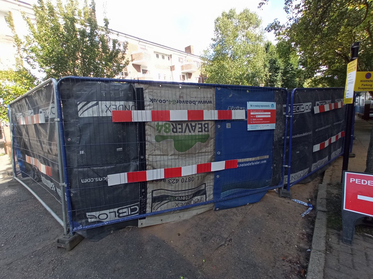 MacLondon tweet media