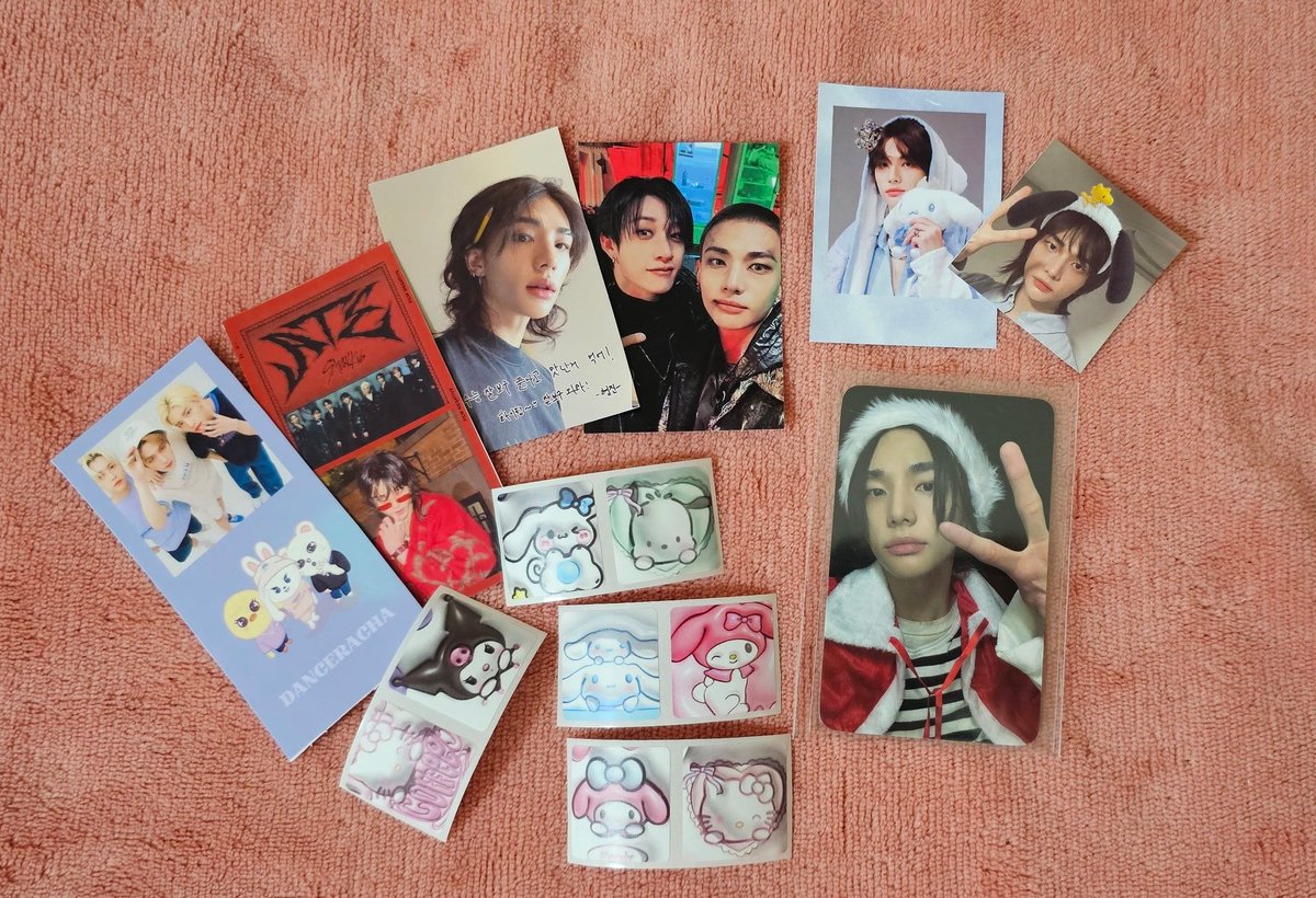 hyunes_'s tweet photo. feedback positivo pra @hanjicptor muito querida que fez essa ceg dos natalinos e como sempre foi tudo mto bem feito e conduzido, chegou certinho!! mto obg! 💕 https://t.co/ggdbvJVTrt
