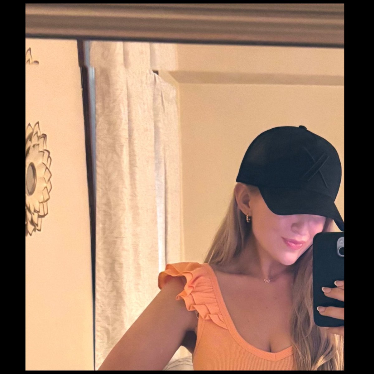 Hey new frens and OG's, I'm Jess. I run this account. ☺️