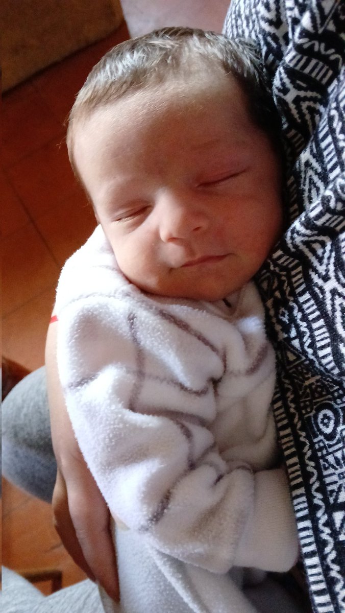 Nuriaanahi1925's tweet photo. Todo lo que soñe para mi vida sos vos una compañera para siempre te amo mi princesa 🧸🌈❤️🥰 https://t.co/LCvSMEoYB6