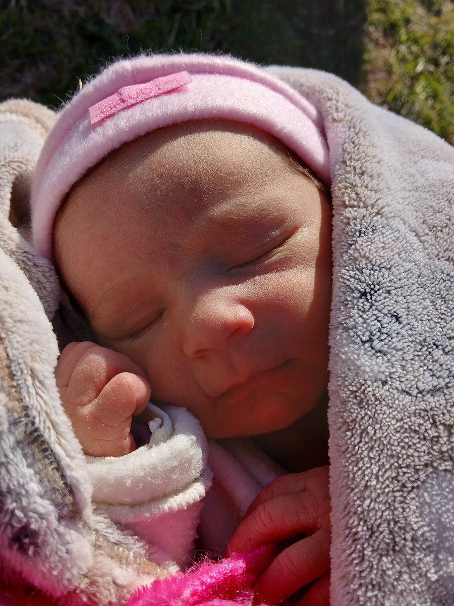 Nuriaanahi1925's tweet photo. Todo lo que soñe para mi vida sos vos una compañera para siempre te amo mi princesa 🧸🌈❤️🥰 https://t.co/LCvSMEoYB6