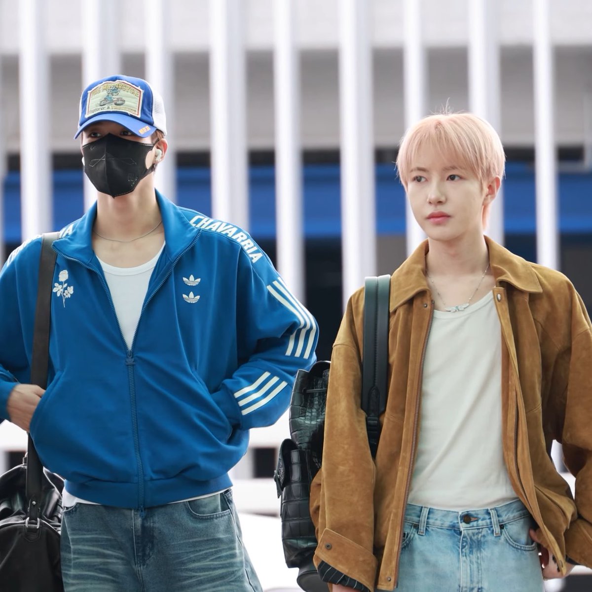 นีน่อลี tweet media