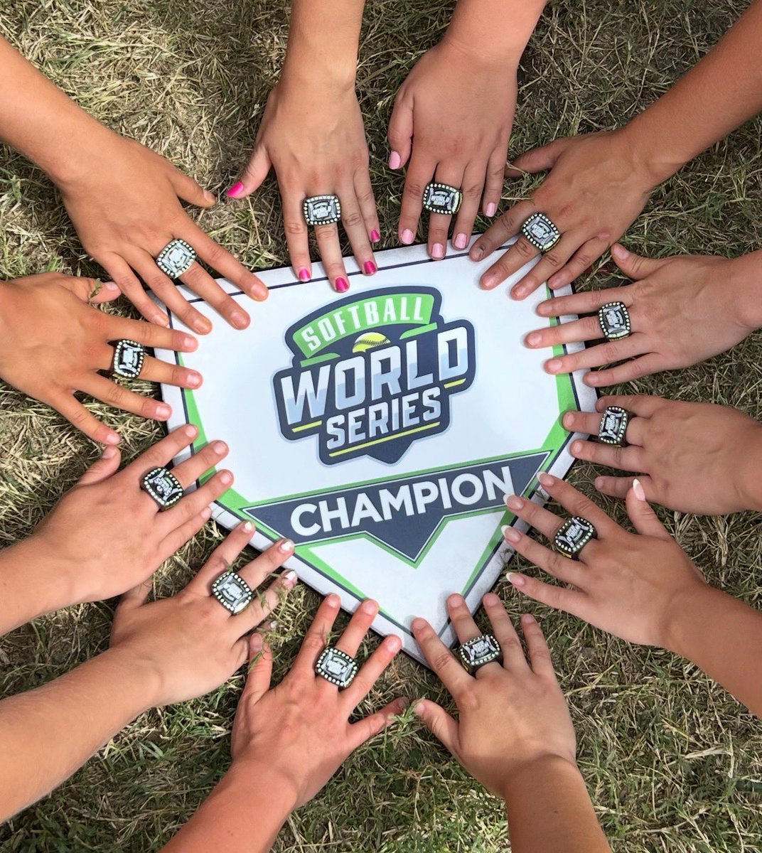 Ella Andrews tweet media