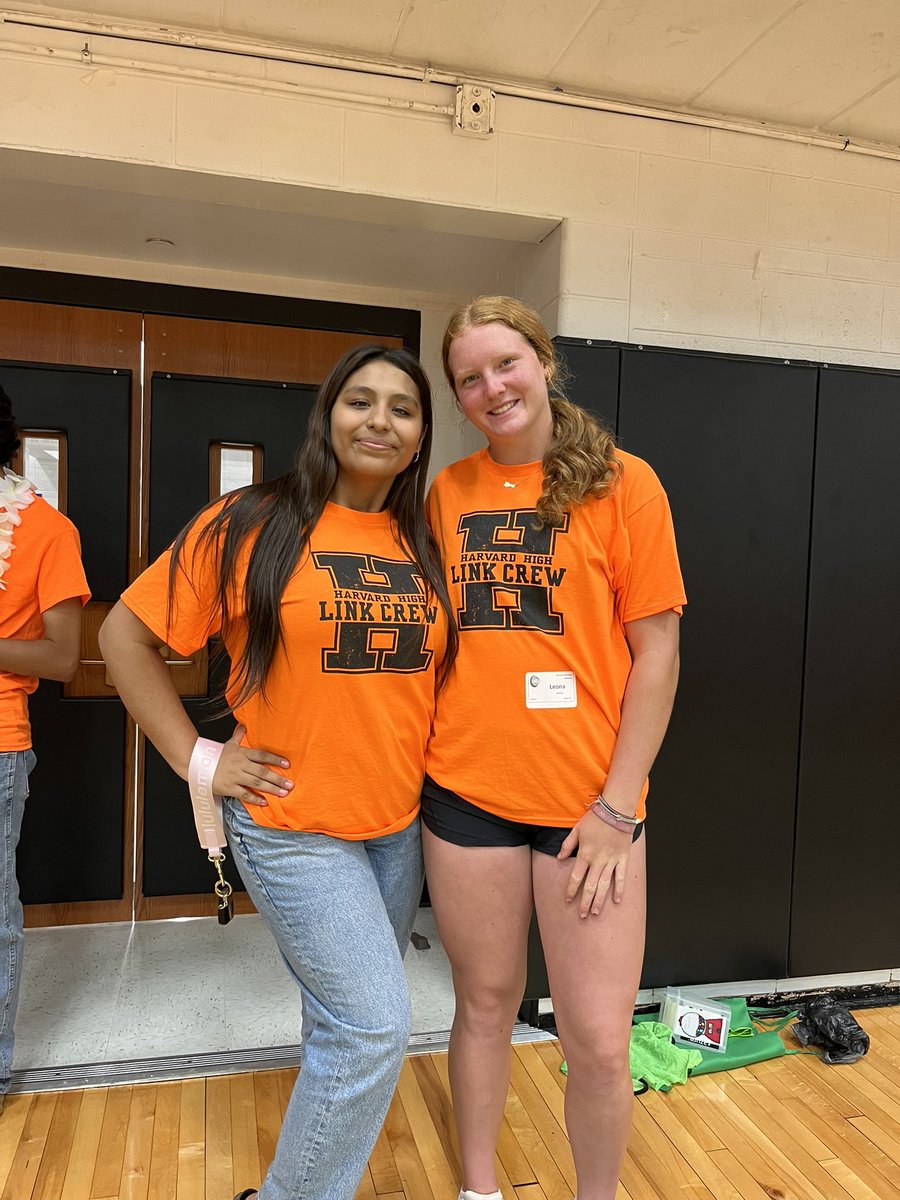 EichholzLeona's tweet photo. I love getting to help the incoming freshman feel welcome, knowing that was just me a year ago! I am so glad to be part of Link Crew this year! Go Hornets! ๐ @HHSHornets1 @2010Wisconsin @WI_LightningSB @KaraKnop2027 https://t.co/vwlmYgZqXN