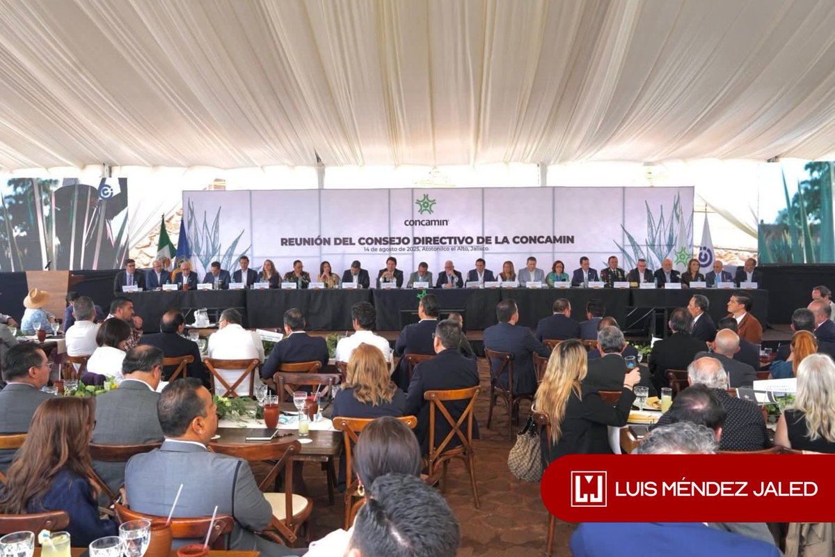 La sesión también contó con la presencia de invitados de honor, los gobernadores de Jalisco y Michoacán, <a href="/PabloLemusN/">Pablo Lemus Navarro</a> y <a href="/ARBedolla/">Alfredo Ramírez Bedolla</a>.
