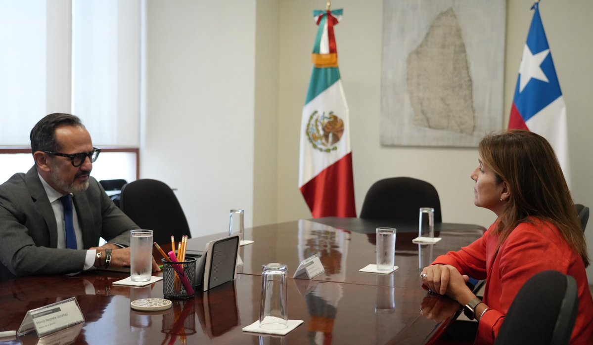 ENRIQUE OCHOA (@ochoa_mx_un) on Twitter photo Tuve el gusto de conversar sobre #ONU80 con Emb. <a href="/paulanarvaezo/">Paula Narváez</a>, Representante Permanente <a href="/ChileONU/">ChileONU 🇨🇱</a>🇨🇱.
Coincidimos en que el liderazgo latinoamericano será clave para enfocar la acción de la🇺🇳 en resultados tangibles en paz y seguridad, desarrollo sostenible y derechos humanos. Tuve el gusto de conversar sobre #ONU80 con Emb. <a href="/paulanarvaezo/">Paula Narváez</a>, Representante Permanente <a href="/ChileONU/">ChileONU 🇨🇱</a>🇨🇱.
Coincidimos en que el liderazgo latinoamericano será clave para enfocar la acción de la🇺🇳 en resultados tangibles en paz y seguridad, desarrollo sostenible y derechos humanos.