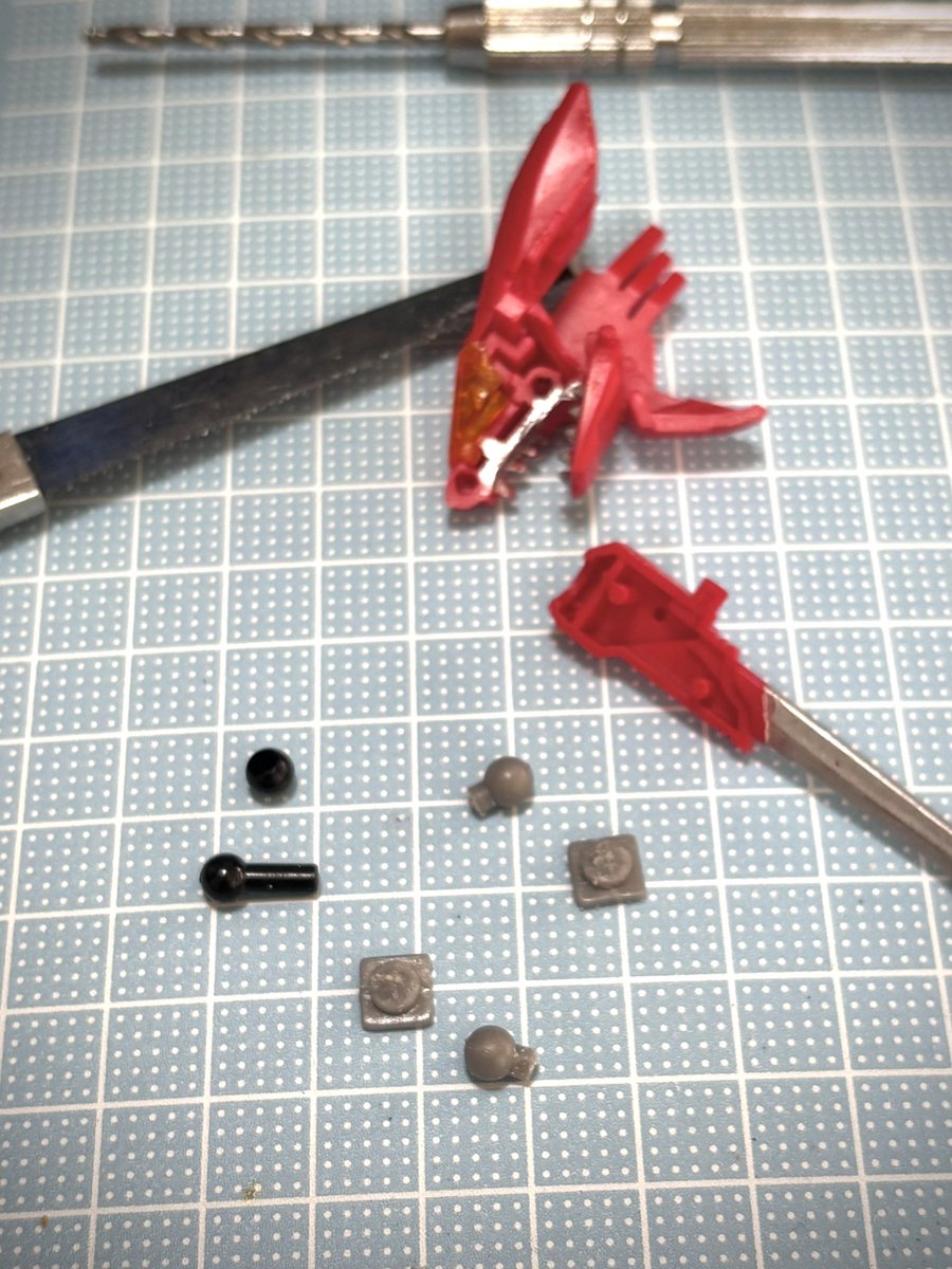 suni0024open's tweet photo. 進捗。
とりあえず首•尻尾ジョイント(5㍉ボール)を分離した際、3ミリに出来る様に加工。ボレットコアとの接続とか考えて進行してましたが…
なお #ゾイドブロックス のブロック部はこんな感じ。15㍉正方形。
ジョイントは安定の #ホビーベース #HOBBYBASE #関節技 のボールジョイントミニ。
#ゾイド https://t.co/4xLgl82QY3