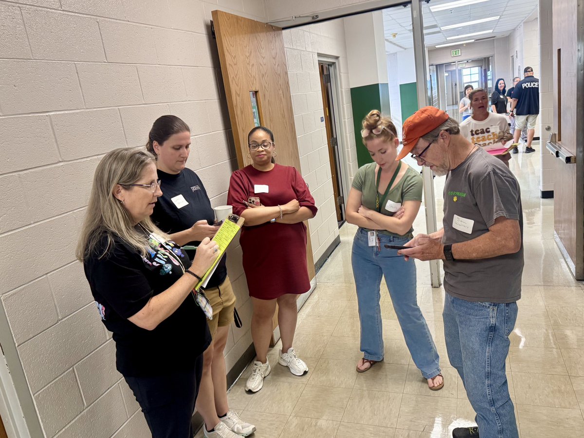 MichaelCBrown54's tweet photo. Kicked off the 2025-26 school year with our amazing WLHS staff! Breakfast, team-building scavenger hunt, and lunch for our new teachers. The energy and connection today set the tone for a great year ahead. ππ #UnityAtTheLake https://t.co/9ZCiXZ1UoA