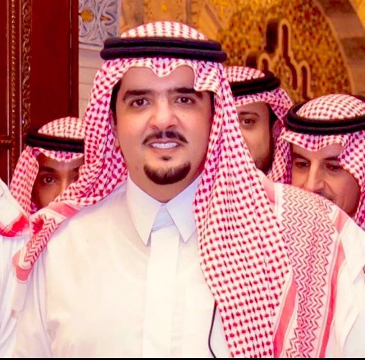 #عبدالعزيز_بن_فهد 

توكلوا على الله….
وحطوا فواتيركم تحت هذه التغريده…
ودعواتكم لكل فاعل خير يشارك في سدادها 
ولا تنسون ابو تركي ووالديه من دعوه في ظهر الغيب
