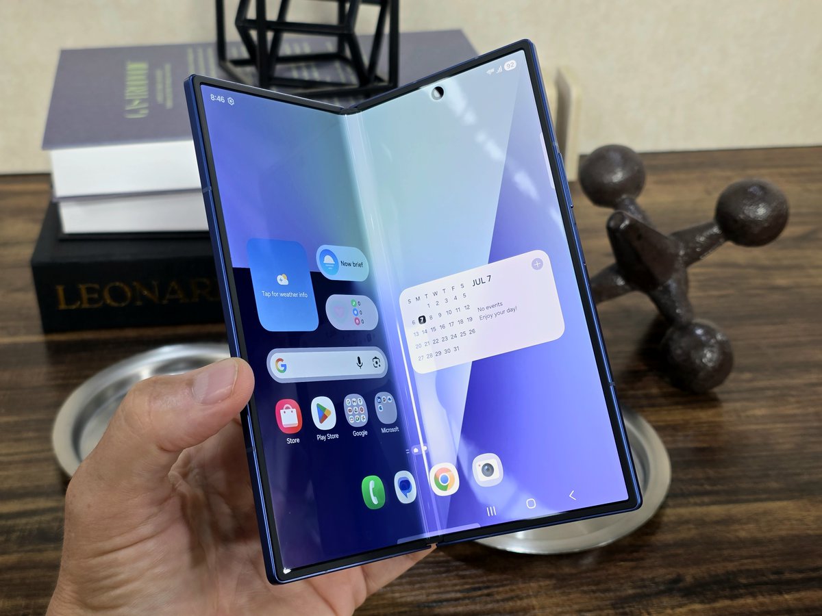 tnkgrl's tweet photo. By now, I've covered the #GalaxyZFold7 extensively on my #MobTechCast, including my in-depth review for @HotHardware... But if you want to learn more about the other devices @SamsungMobile launched at #GalaxyUnpacked, check out my hands-on article! https://t.co/7Lp0ptnnoC https://t.co/WbU1NhgAIz